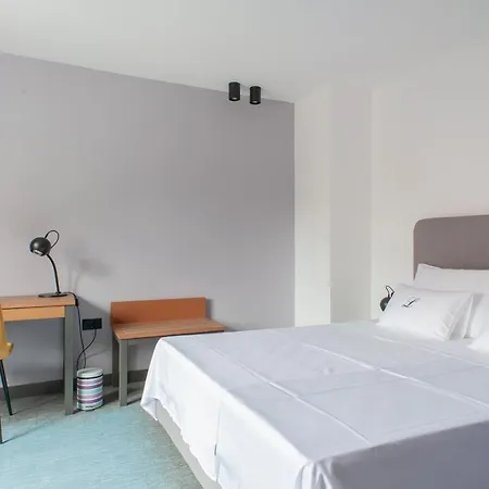 Boutique Lili Готель 4*