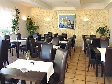 Готель Boutique Lili 4*