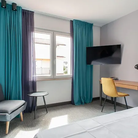 Boutique Lili Hotel 4*