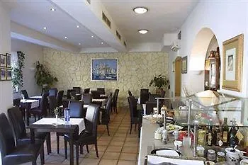 Boutique Lili Hotell 4*